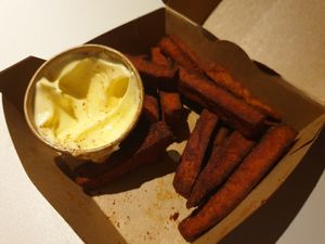 Sweet potato fries with vegan mayo at Tabi Loo in Leuven