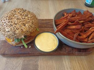 No chicken burger, fries and burger sauce at Tabi Loo in Leuven