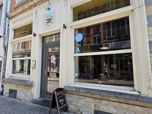 Front and entrance at Tabi Loo in Leuven