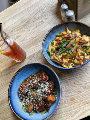 Cauliflower bites and loaded wedges  at Tabi Loo in Leuven