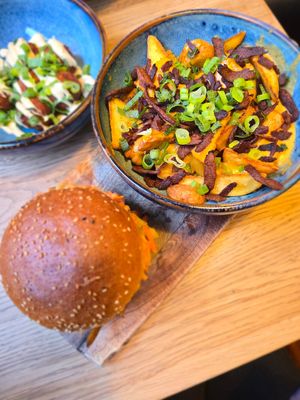 Sloppy Joe with potato wedges at Tabi Loo in Leuven