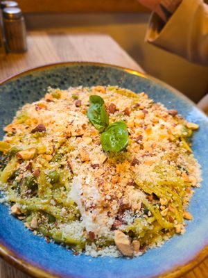 Basil bliss at Tabi Loo in Leuven