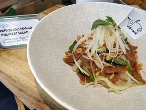 Papaya and mango unlimeat salad at Green Common 绿客门 in Central Singapore