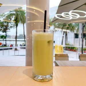 Green apple juice is refreshing at Green Common 绿客门 in Central Singapore