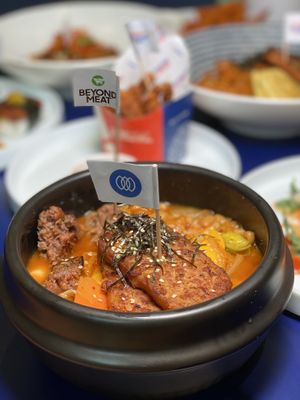 Planet army stew at Green Common 绿客门 in Central Singapore