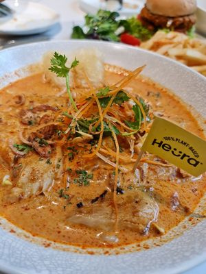 Huera Chicken Laksa  ~ 22/9/21 at Green Common 绿客门 in Central Singapore