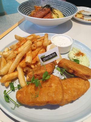 Gardein Fishless n Chip at Green Common 绿客门 in Central Singapore