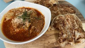 Rendang and roti  at Green Common 绿客门 in Central Singapore
