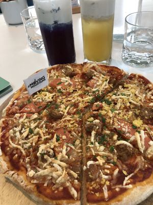 Cannot remb what pizza but it’s delicious! #Veganuary at Green Common 绿客门 in Central Singapore
