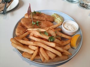 Fish and chip from green common. Couldn't finished the fries 🤣🤣 sgd16++ at Green Common 绿客门 in Central Singapore