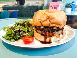 Omni Burger Black at Green Common 绿客门 in Central Singapore