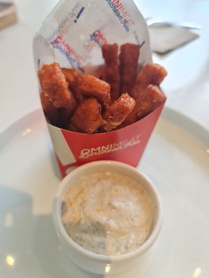Luncheon fries @$8! ~ 5/9/22 at Green Common 绿客门 in Central Singapore