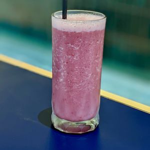 Mixed Berries Oat Milk Smoothie at Green Common 绿客门 in Central Singapore