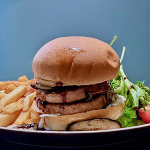 Omni Burger Black at Green Common 绿客门 in Central Singapore