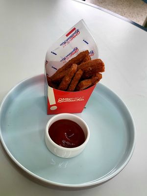 Omni luncheon fries at Green Common 绿客门 in Central Singapore
