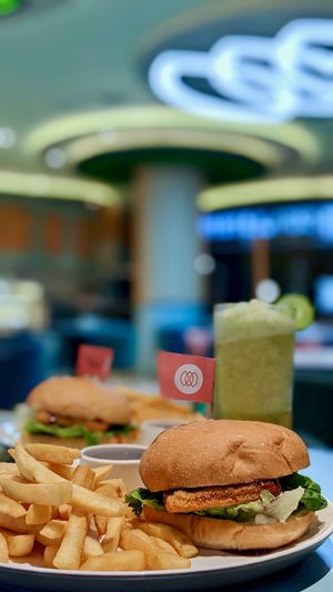 Omni Ocean Burger at Green Common 绿客门 in Central Singapore
