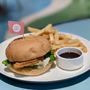 Omni Ocean Burger at Green Common 绿客门 in Central Singapore