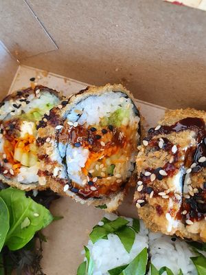 Sushi mit knuspriger Hülle drum at Sen Vegan Cuisine - Moorenstraße in Dusseldorf