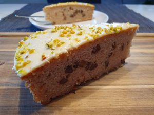 Banana cake with frosting at Sen Vegan Cuisine - Moorenstraße in Dusseldorf