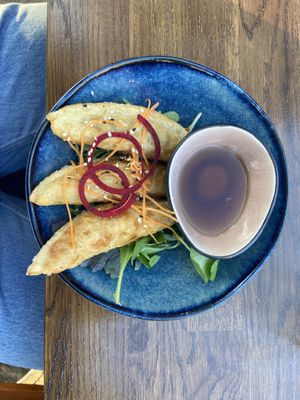 Golden Leaves.  Knusprig lecker!!! Einfach Hammer!! at Sen Vegan Cuisine - Moorenstraße in Dusseldorf