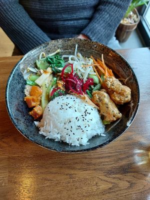 Happy Cow at Sen Vegan Cuisine - Moorenstraße in Dusseldorf