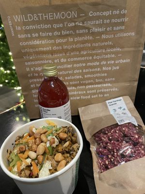 Jack bowl, granola, and kombucha . #Veganuary at Wild & The Moon - Demours in Paris