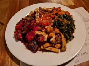 Ethiopian platter at Veggie Beans and Shakes in Bogota