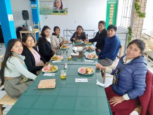 La familia VEGGIE HOUSE at Restaurante Veggie House in Puno