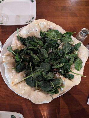 Mushroom and spinach pizza at Borgo Italia in Senoia