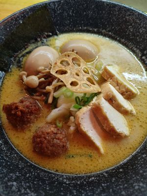 Curry Ramen con extra de huevo y tofu at Natsu Ramen in Murcia