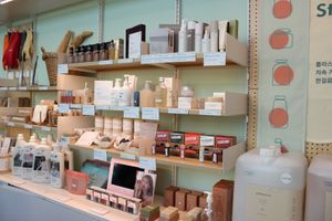 
Vegan cosmetics
 at B:green in Seoul