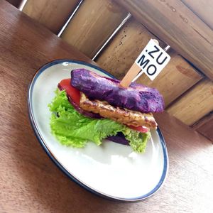 Salad Sandwivh at ZUMO in Kuta