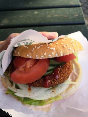Vegan/vegetarian burger at Marias Gatukök in Malmo