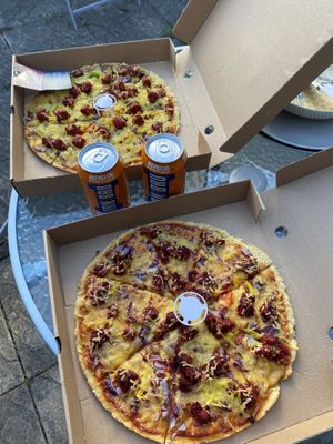 Spicy vegan chicken and tikka pizza at Savage Slice in Renfrew