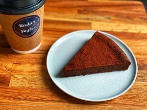 Gluten-free, sugar-free cake at Undan Şeyler in Istanbul