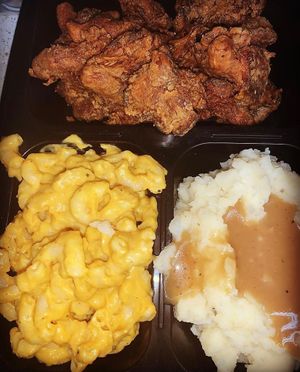 Fried chikun, Mac & cheeze, and mashed potatoes & gravy at VeegMe - Maybe closed in Temecula