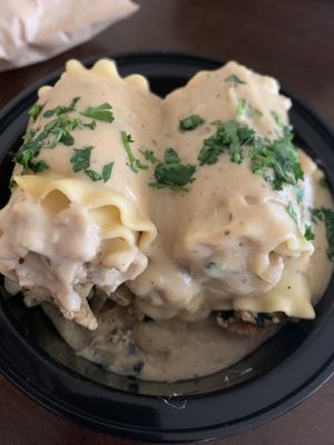 Chikun Alfredo Lasagna Rolls at VeegMe - Maybe closed in Temecula