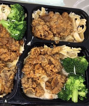 Fried Chikun Alfredo w/broccoli  at VeegMe - Maybe closed in Temecula