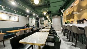   at Jiǎn Dān 笕箪 - Times Square in Shanghai