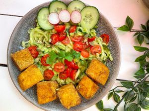 Zoodle with Avocado Sauce (V,G,K)
- Zucchini Noodle, cucumber, tomato dices, pumpkin seeds, avocado sauce

Choice of tofu, vegan minced meat and falafel  at Be Mine Bar & Bistro in Helsinki