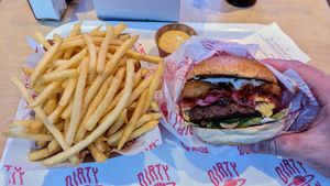 BBQ Stack with fries and dirty sauce at Dirty V - Bergen in Bergen