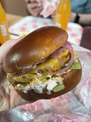 Garlicious with chicken style patty    at Dirty V - Bergen in Bergen