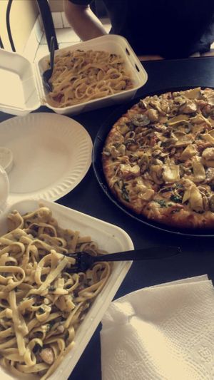 Fettuccine Alfredo and create your own pizza with Alfredo sauce, spinach, artichoke hearts, mushrooms and jalapeño!! at Vegan Korner in Grand Terrace
