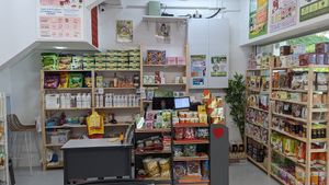 Variety of products at Wu Xin Vegetarian and Organic 無心素食 - Bukit Gombak in West Singapore