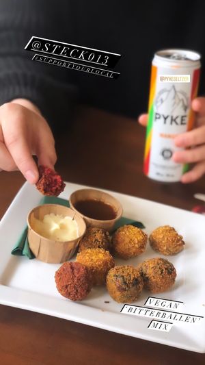 Vegan groente bitterballen at Steck in Tilburg