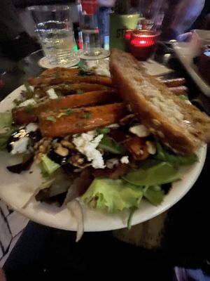 Beetje wazige foto maar het was een heerlijke salade met oa wortel en vegan feta   at Steck in Tilburg