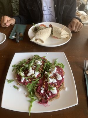 beetroot sandwich with vegan feta and pinenuts  at Steck in Tilburg