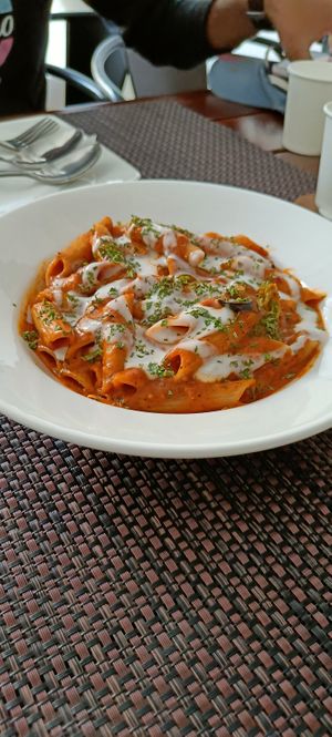 Alla arrabbiata pasta at CraveLok in Pune