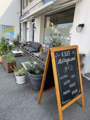 Einladende ☀️Terrasse 🌱 at Haus Wabi Sabi in Lachen