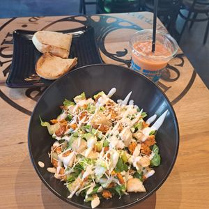 Caesar salad, garlic bread and smoothie at Copper Branch in Nashville